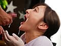 【密着取材】 カフェで働く店員は即惚れ気質のキス魔 「お客様、もし良かったら精子飲ませていただけませんか？」 友梨さん25歳 足立友梨