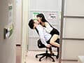 あざとく男にすり寄ってくる女子社員 ピンク色の舌を絡めて誘惑してくる同僚はキス狂い痴女 本城はな