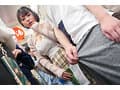 「おちんちん大きくさせてごめんね」小さいから大丈夫だろうと女性専用車両に一緒に入った甥っ子がおっぱいだらけの状況にフル勃起！慌てた叔母さんがこっそり抜いてくれました