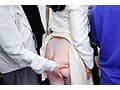 「えっ！おばさんの私が？！」我が子の前で触られ必死に抵抗するも愛液を垂れ流し絶頂が止まらない巨尻母 VOL.5