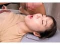 人妻デリヘル嬢にデカチン先っぽハプニング挿入で焦らして火をつけて終了！別れ際の濃厚キスで勃起させたら「延長してくれませんか？」帰り際に求めあうルール破り時短SEX VOL.3
