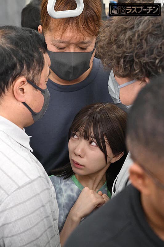 ちっちゃい女の子を3人で囲み服を剥ぎ取ってあらゆる快感を叩きこむ卑劣巨漢集団3 日向由奈