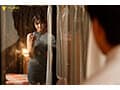 向かい部屋に住んでるモデルお姉さんに性欲を満たすためのグラインド杭打ち騎乗位で責められて金玉無くなるまで射精させられた つばさ舞