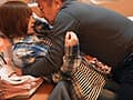 学生寮で2人きり 女子学生と中年管理人が過ごした年末年始 若い身体に衝動が抑えられず…一晩中ヤリまくった年越しイラマチオ 小松本果