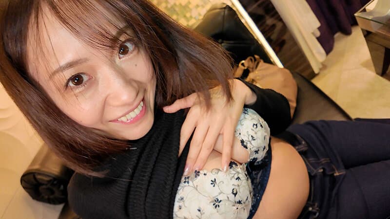 職場で知り合った美人パートの長瀬麻美さんは人生で一度も精子を飲んだことが無いみたいで、ラブホ飲みで距離感縮めてSEXしたらゴックンしてくれたので旦那が帰宅するPM22:00まで何度も精飲と中出しをした。