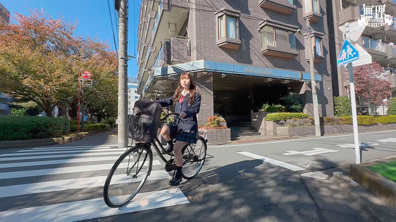 長時間放置「ケツ突き出しバイブ拘束」でイキ壊れ！感度バグって尻ブル振動×腰クネ回転痙攣オナホマ●コ女に魔改造