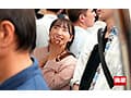 頑なに乳首を隠す巨乳女子の両手が感じてノーガードになるまでオイル揉みしまくれ！
