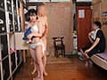 銭湯で見知らぬおじさんのおちんちんをワザと勃起させてもてあそぶ痴女っ子たち。