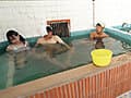 銭湯で見知らぬおじさんのおちんちんをワザと勃起させてもてあそぶ痴女っ子たち。