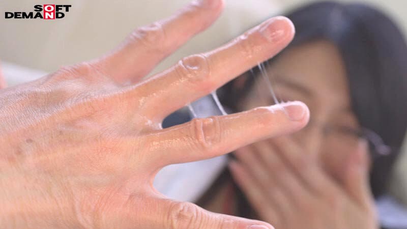 【特典版】秘書 守屋よしの 会社のために中出し解禁