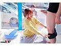 【たった1枚のミラーを挟んで味わう究極の背徳感】優しい子持ちのママにこっそりデカチンを見せつけて 素股で擦りつけて育児でレス気味の欲求不満オ○ンコに旦那の目の前でヌルっと生挿入 産後の柔らかい膣穴が気持ち良すぎて中出し不倫SEX