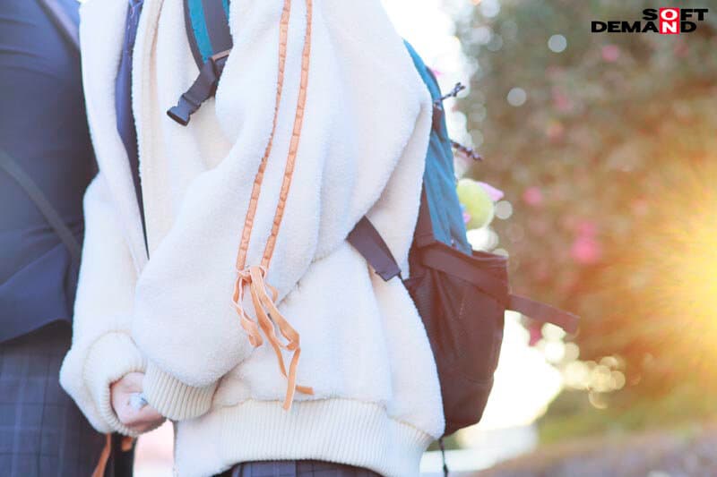 マジックミラー号 10代の学生男女が身体と相性で挑戦！ アオハル2人3脚！ ちょっとオトナのピクトグラムチャレンジ！ 全て成功したら、最新スマホをプレゼント！ 近くなりすぎた距離感が若い性欲を弾けさせる！？ ヤッてはいけない友達同士が禁断SEX！？