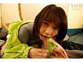 すぐそばに彼女がいるのにベロチュウ誘惑で強●中出し 戸田真琴