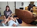 すぐそばに彼女がいるのにベロチュウ誘惑で強●中出し 唯井まひろ