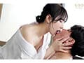 温泉旅行中の単独客やカップル 夫婦の男性を誘惑 館内で寝取りセックスをくり返す淫乱美人な若女将 小湊よつ葉