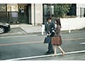 配送中NTR 既婚ベテランドライバーの配送に付いて回るうち車中でおそわれてしまった新婚人妻 本庄鈴