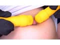 乳首いじりが日常に溶け込んだ世界でイジられていることには気づかないまま皆の前で乳首絶頂してしまう敏感女子〇生たち