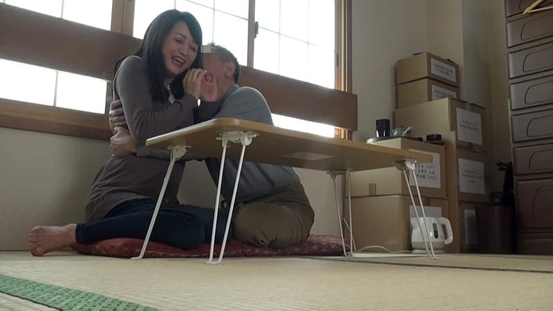 山村集落のおばさんを喰いまくる絶倫自治会長の猥褻隠し撮り映像