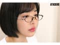 近所に引っ越してきた美人で物静かな人妻が行きつけの風俗で新人ソープ嬢として働いていた。 三宮つばき