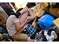隣人のゴミ部屋で異臭中年おやじに監禁調教...理不尽すぎる鬼畜中出しで孕まされた制服女子 松岡美桜