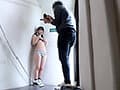 めちゃ小さすぎる女の子2人の警戒心皆無の無邪気な笑顔に欲望を堪えきれず…パイパンワレメに無理めな巨大チ●ポをねじ込んでグッタリするまでハメ続ける【非常階段でイタズラした変態男の記録】