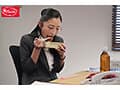 酔うと豹変ドスケベになる 地味メガネ巨乳OL お下品ベロキス＆ケダモノ騎乗位で一晩中精子ぶっこ抜かれた僕。 北野未奈