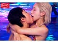 ナイトプール逆NTR「ここでキスして」彼女の大親友ギャルの水着姿に興奮し…ベロキス浮気生ハメ中出ししてしまったボク。 春陽モカ