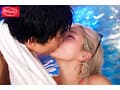 ナイトプール逆NTR「ここでキスして」彼女の大親友ギャルの水着姿に興奮し…ベロキス浮気生ハメ中出ししてしまったボク。 春陽モカ