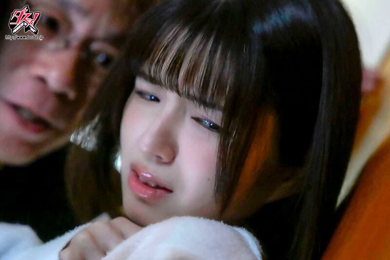 男嫌いなスレンダー美乳の連れ子に媚薬を●ませて一週間。子宮が疼き、理性を失った娘は、嫌がりながらも俺の巨根を求めるようになった。 倉本すみれ