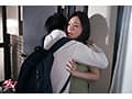 お母さんに毎日好き好きオーラを浴びせた一ヶ月後、理性が外れたお母さんと子作りセックスを何度も何度も繰り返した。 夏目玲香