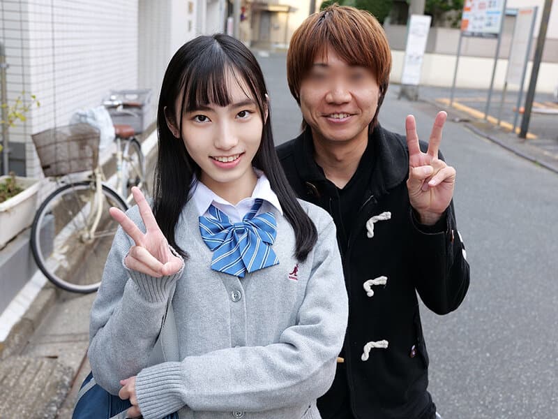「キスぐらいイケるでしょ」「チューするの初めてなんだよ…」「えっもしかして童貞…！？」兄妹が青空の下で照れ照れ超濃密ベロキス体験ww 童貞兄のファーストキッスを奪っちゃった妹が濃厚接吻でミラクル発情// 彼氏がいるのにお兄ちゃんを生々しい接吻とともに生ハメ中…