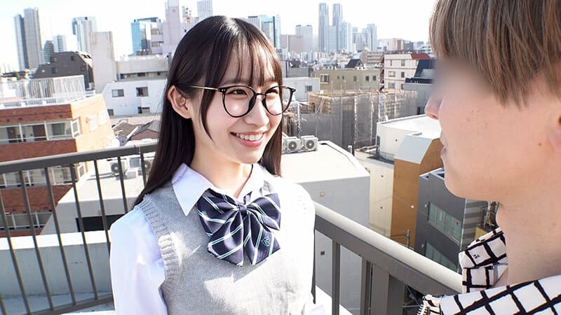 「キスぐらいイケるでしょ」「チューするの初めてなんだよ…」「えっもしかして童貞…！？」兄妹が青空の下で照れ照れ超濃密ベロキス体験ww 童貞兄のファーストキッスを奪っちゃった妹が濃厚接吻でミラクル発情// 彼氏がいるのにお兄ちゃんを生々しい接吻とともに生ハメ中…