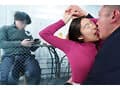 一般男女モニタリングAV マジックミラーの向こうにはキスをしてくれない旦那！愛する旦那とはご無沙汰な人妻がどんどん過激になる10種類の濃厚ディープキス体験！2 年下青年とのベロチューで久しぶりにオマ○コが熱くトロけた奥様は初めてのキスまみれセックスで連続中出…