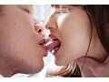 一般男女モニタリングAV マジックミラーの向こうにはキスをしてくれない旦那！愛する旦那とはご無沙汰な人妻がどんどん過激になる10種類の濃厚ディープキス体験！2 年下青年とのベロチューで久しぶりにオマ○コが熱くトロけた奥様は初めてのキスまみれセックスで連続中出…