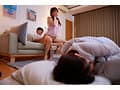 彼女にバレないように至近距離の耳元囁きで誘惑してくる女友達とこっそり密着逆NTR 北岡果林