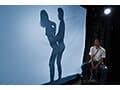 一般男女モニタリングAV ラブラブカップル限定 影絵に挑戦！ドキドキ寝取られシルエットクイズ！5 布越しに彼氏に見られているのに女子大生がデカチンSEXで生中出し！