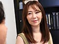 アパートの隣に住むムッチリすけべな五十路妻 翔田千里