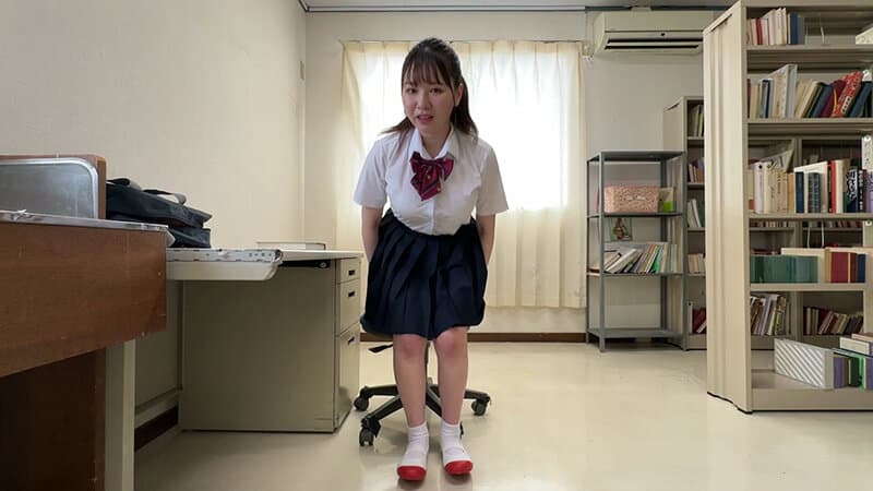 放課後に自撮り露出する優等生J系を見つけたので…4名撮影