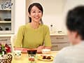 夏の終わりの深夜0時自慰行為の後に無防備な姿で眠る母親に息子がこっそり挿入する寝たふりから始まる愛情たっぷり激イキ性交 三枝木玲実