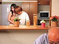 親父の再婚相手が欲求不満でエロすぎて…淫語とパイズリでぼくを責めてくる爆乳の変態ママ 小野坂ゆいか