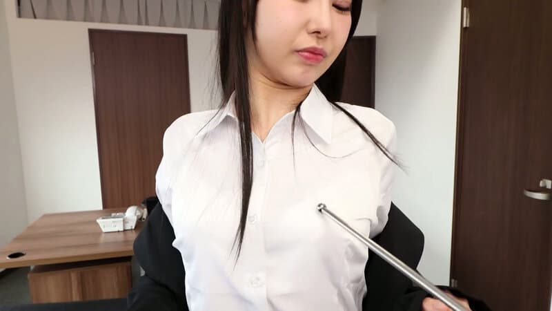 秘書・天美めあ 密着120分 ～タイトスカート越しの背徳～