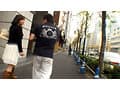 街行く清楚な巨乳奥さまをナンパして商品モニターをお願い！大量のアダルトグッズに興味津々の奥様となし崩しの乱交中出しセックス！