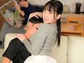 義妹がロングスカートの中でこっそり即ハメ要求！親の目の前でバレずにドキドキのこっそり連続イキ！2 超仲の良い義妹と付き合う事になった。