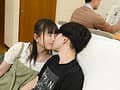 義妹がロングスカートの中でこっそり即ハメ要求！親の目の前でバレずにドキドキのこっそり連続イキ！2 超仲の良い義妹と付き合う事になった。
