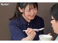 自宅に出張介護士を呼んだら気弱で優しい美人介護士がやってきた！甘えまくっても嫌がらないから思い切ってデカチンフル勃起を見せつけたらヤレるのか