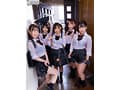 全員ビショ濡れで制服からブラ透けまくり！下校中に突然の豪雨で雨宿りにやってきた義妹と友達のビショ濡れの透けブラから目が離せず勃起しまくり！