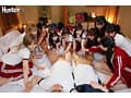 修学旅行で10人の可愛いクラスメイト女子と密着度200％大ハーレム乱交！修学旅行なのに部屋で引きこもるボクたち。でも何とかして思い出を…