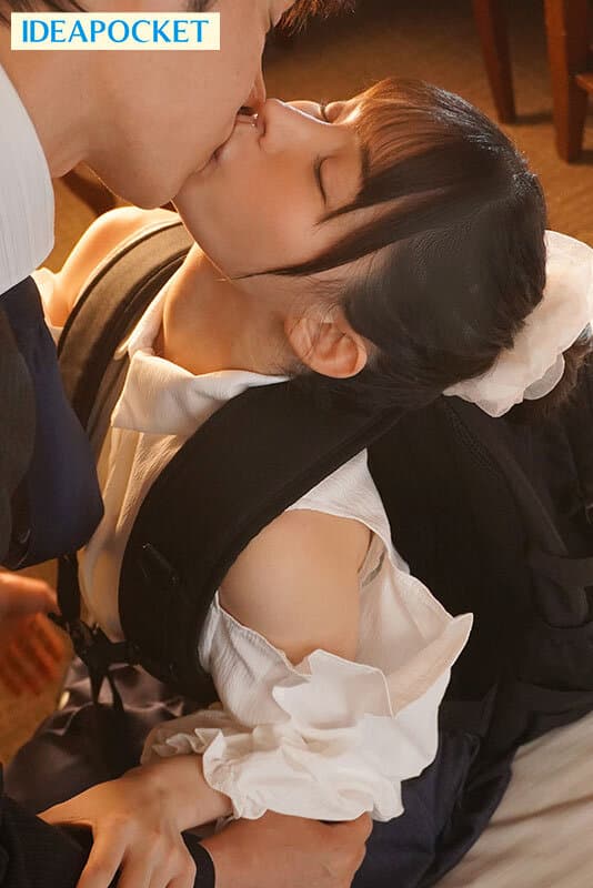 天真爛漫で天使のような担当アイドルに誘われ レッスン後、ラブホ合流し何度も背徳性交してしまうマネージャー失格の俺 山田鈴奈