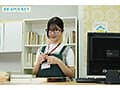 おっとり無口な地味司書さんの裏の顔は脱いだらスリム巨乳のむっつり淫乱痴女 坂井美桜