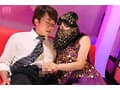 抜き禁止のセクキャバで口元隠れ美女がこっそりシャブってくれる魅惑のフェべチオ 吉根ゆりあ